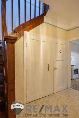 Stiegenaufgang -WC -Kellerabgang