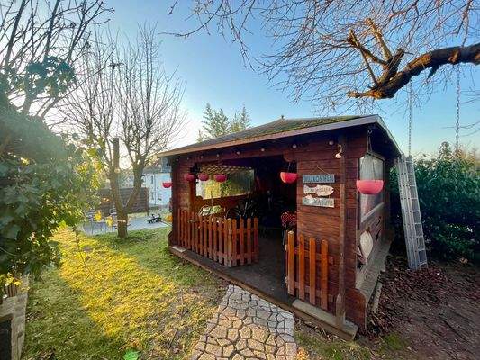 Gartenpavillon (überdachte Terrasse ca. 16 qm)