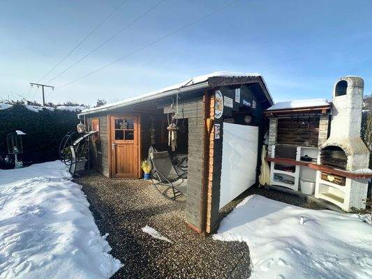 Gartenhaus mit Grill.jpeg