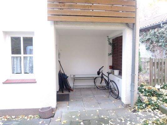 Zweiter Eingang über die Terrasse