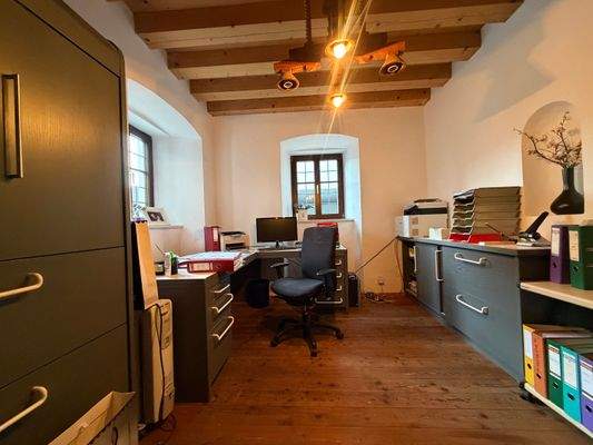 Arbeitszimmer EG 2.jpg