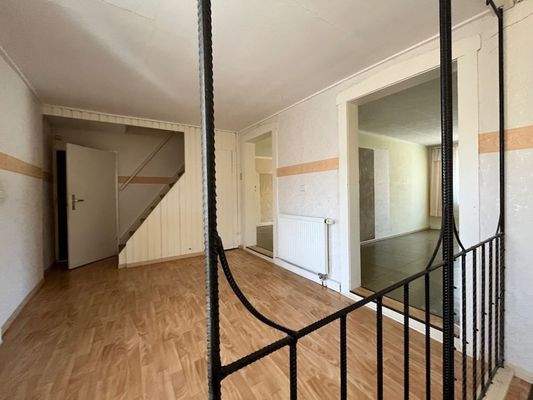 004020156800_302_353_08082025231625883