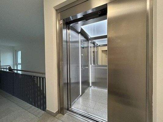 Aufzug bis in die Tiefgarage