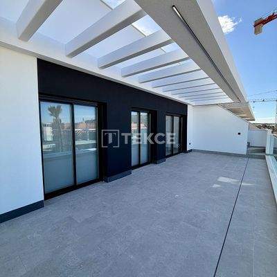 Contemporary Golf Apartments in a Lush Complex in Algorfa