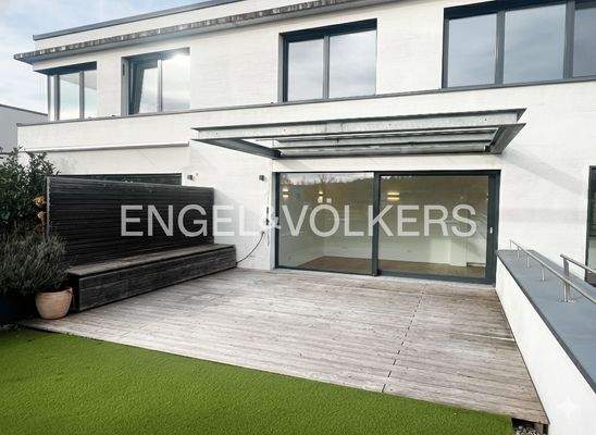 Großzügige Dachterrasse nach Süden