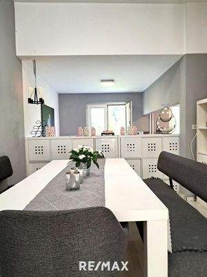 Essbereich direkt neben der Küche