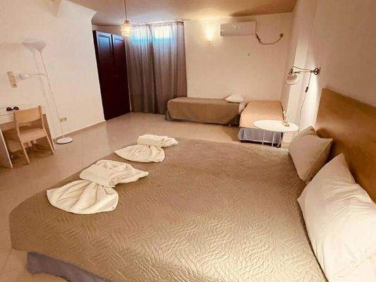 Kreta, Platanias: Luxuriöser 4-Villen-Komplex zu verkaufen, nur wenige Meter vom Meer entfernt!