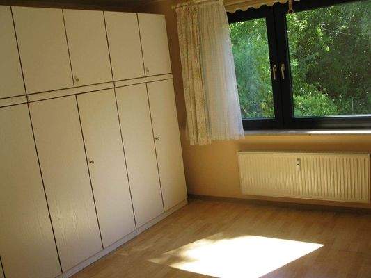 mit Schlafzimmerschrank