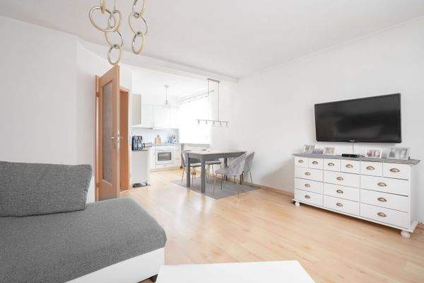 Wohnzimmer Blick zur Küche EG ELG