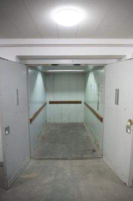 Ladefläche und Aufzugsnotruf