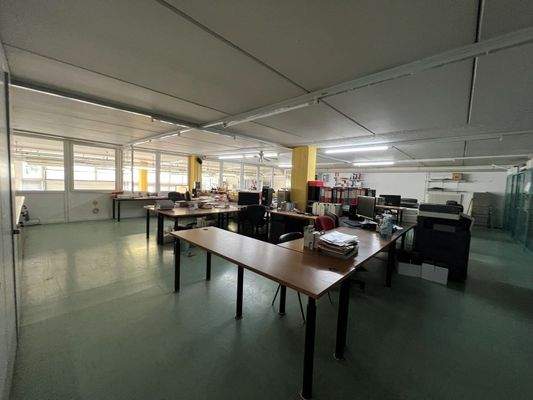 Magazin-Brixen-Vahrn-Lager-Produktion-Büro-LKW-Pla