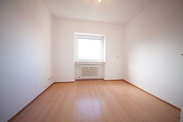 Schlafzimmer 2 von 3