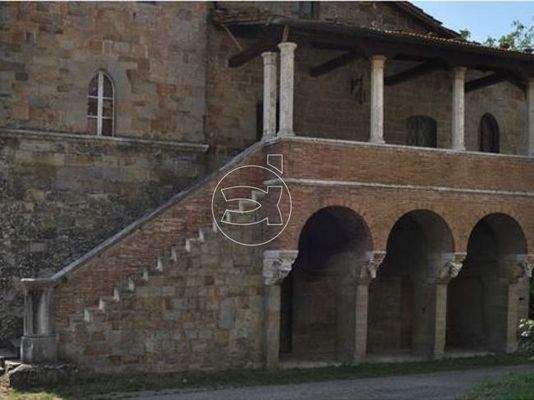 Imposanter Immobilienkomplex | Arezzo