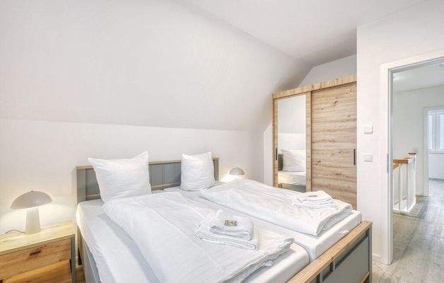 Schlafzimmer 2_2.jpg