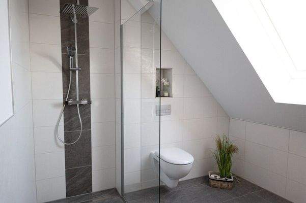 Modernes Badezimmer Dusche