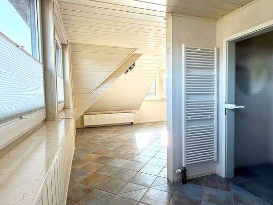 Dachgeschoss Aufgang vom Poolbereich