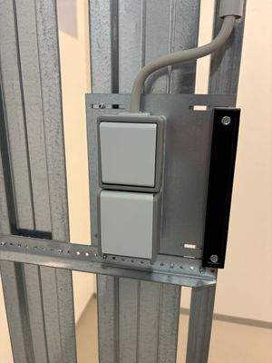 ... mit Licht und Steckdose