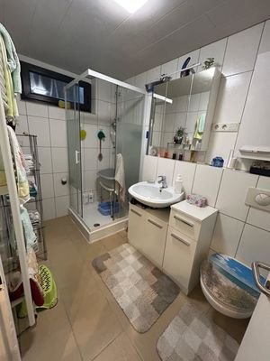 Bad- Einliegerwohnung