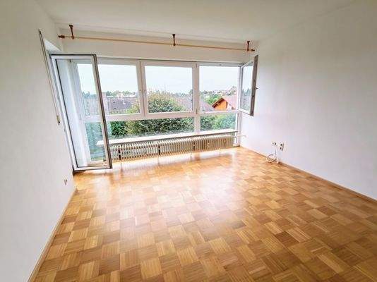 ein großes Glaselement bringt viel Licht in die Wohnung