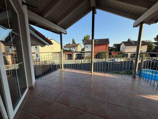 überdachter Balkon.JPG