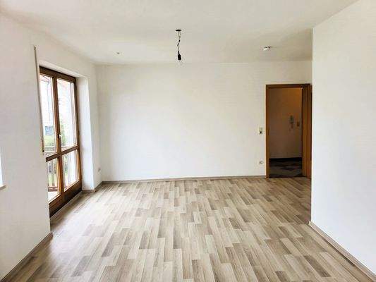 Wohnzimmer mit Blick zum Flur