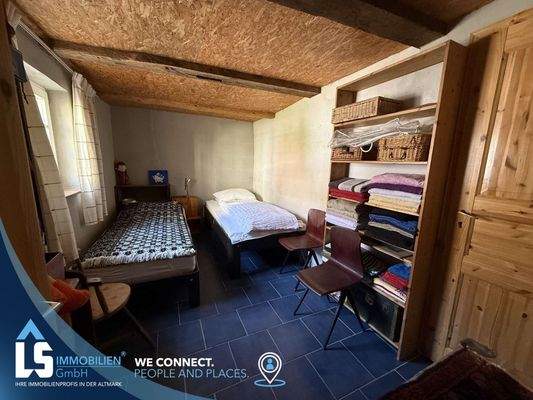 Schlafzimmer Wohnhaus EG