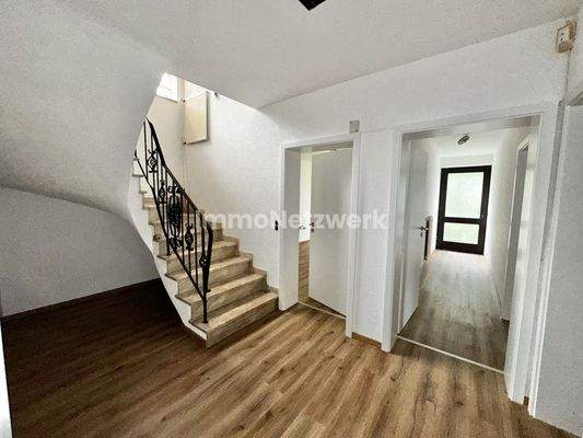 Treppenaufgang zum EG