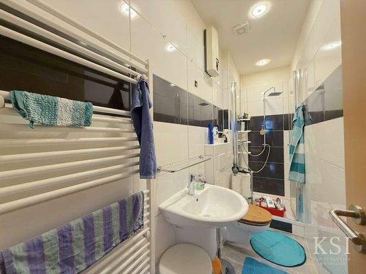 EG rechts - Badezimmer