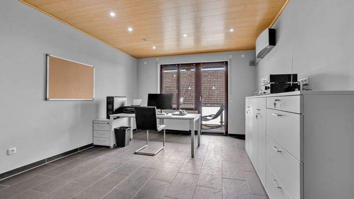 Arbeitszimmer OG