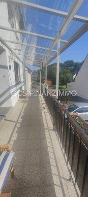 überdachter Eingang