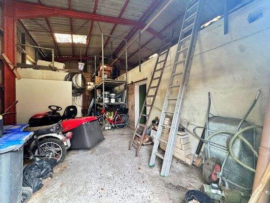 Stahlhalle / Ehemaliger Viehstall