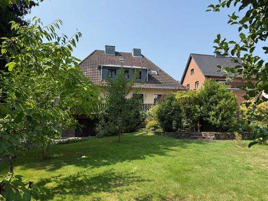 Garten und Rückansicht