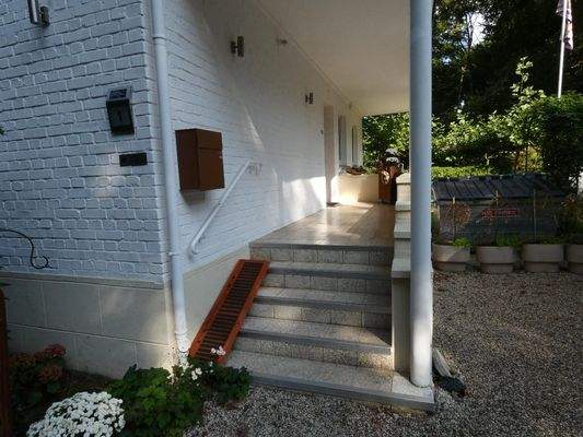 überdachte Terrasse