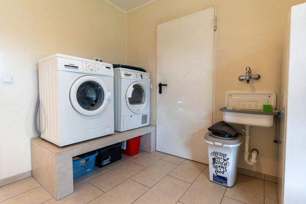 HWR mit Zugang zur Garage