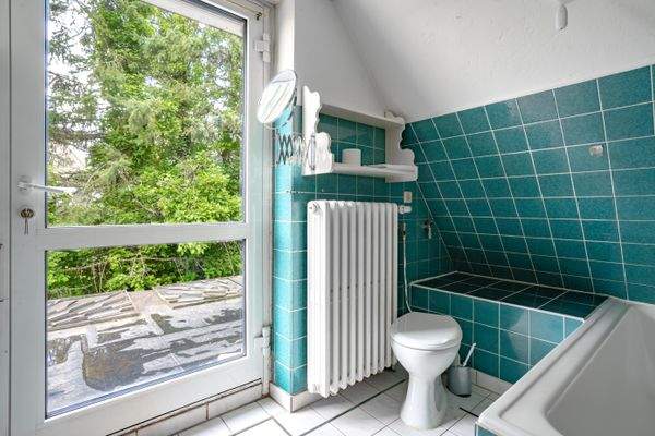 Bad OG mit Zugang Dachterrasse