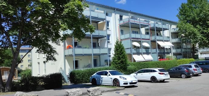 3-Zimmer-Wohnung Augsburg-Kriegshaber (privat), möbliert mit 107 m² Wfl. in der 2. Etage, Bj. 1955