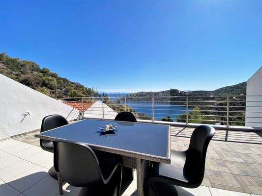 9522741ddc2b4c77afe7e1c7e0db72e8-original