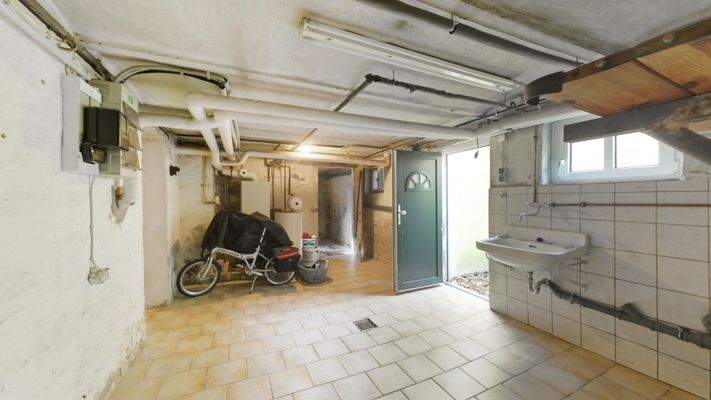 Keller mit Zugang in den Garten