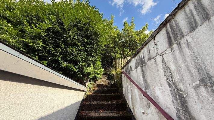 Treppenaufgang zum Garten
