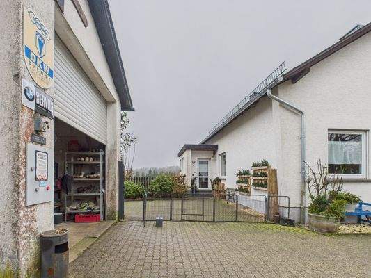 CAM01223G0-PR0176-STILL085