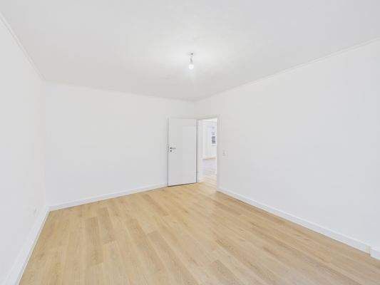 CAM01223G0-PR0200-STILL001