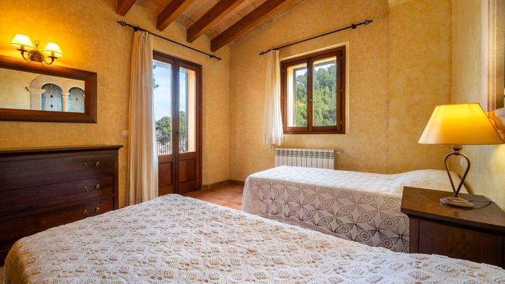 Haus zum Verkauf in erster Meereslinie von Cala Deyá, Mallorca