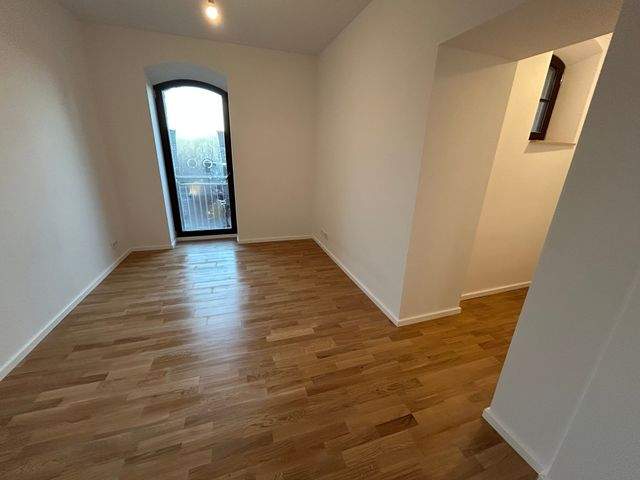 Exklusive 3- Zimmer Wohnung mit EBK,Balkon u. SP zu vermieten! - Photo 1