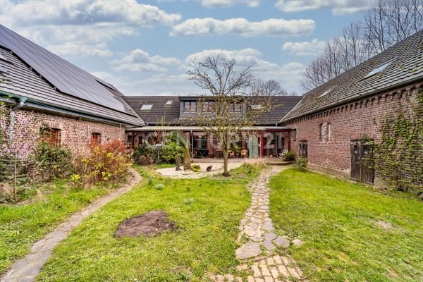 Innenhof + Solaranlage