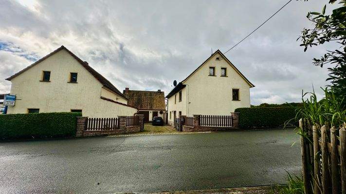 Wohnhaus, Garage und Werkstatt 1