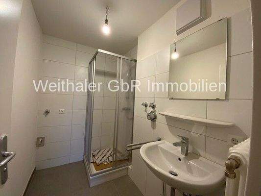 Duschbad mit Anschluss Waschmaschine