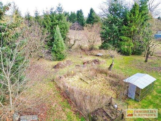 Grundstück hinter der Scheune