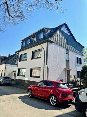 Frontansicht Haus mit Eingangsbereich