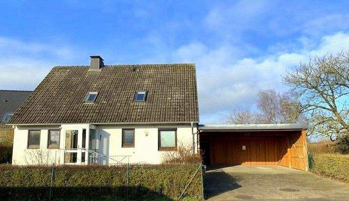 Doppel-Carport mit viel Platz