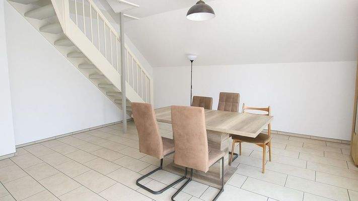 ... mit Zugang zur Dachterrasse und zum Spitzboden